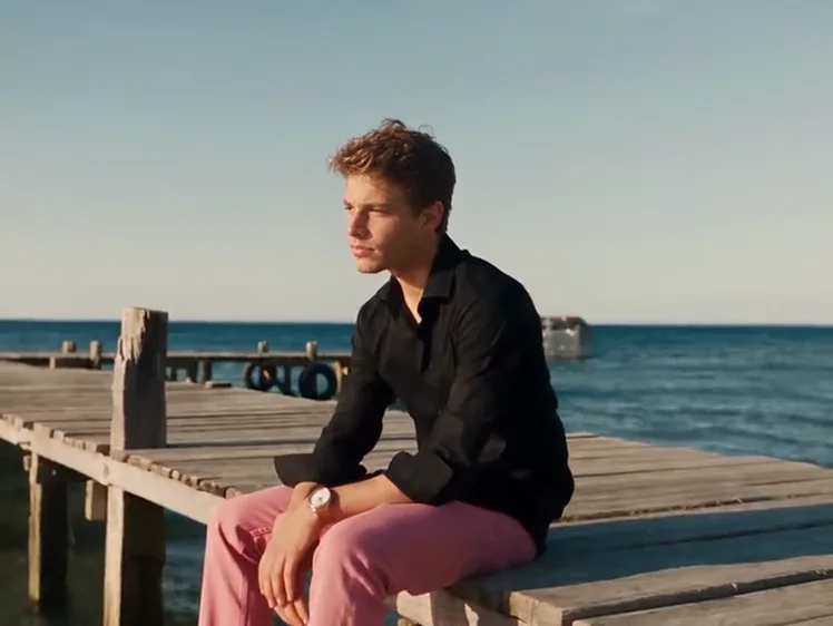 Sample role A: the person who opens on the pier